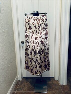 Lumiere Cow Print Satin Wide Leg Pants - NWT - Size Large 🤎🤍